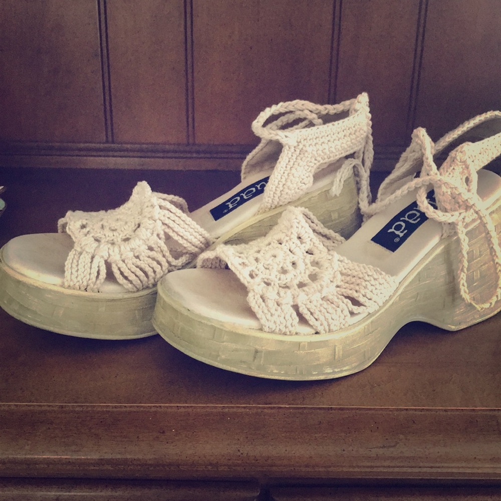 MUDD Brand BOHO crochet stacked heel sandals-FUN!